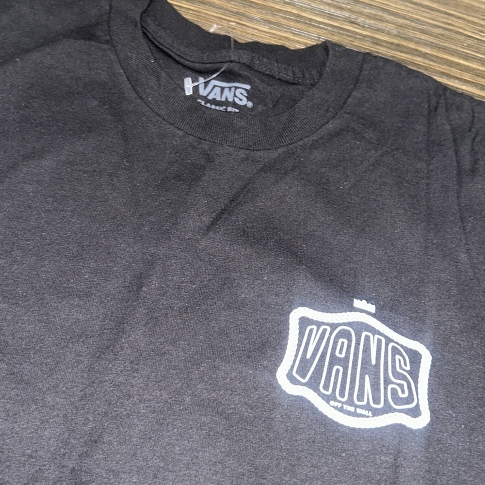 NWOT Men’s classic fit, medium vans T-shirt, black - Picture 2 of 4